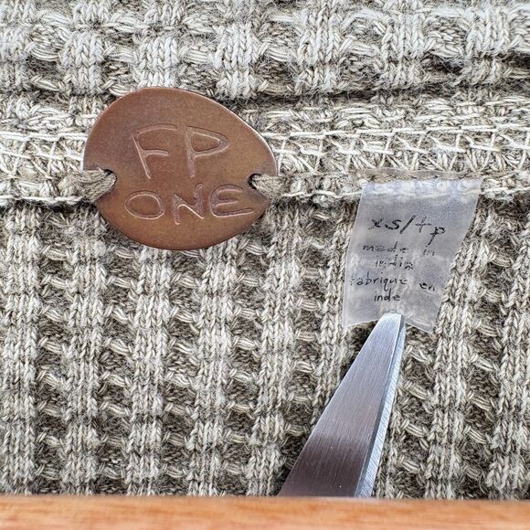 Free People One Colt Thermal Top, Sz XS, Beige Long Sleeve Boho Bohemian Raw Hem - Picture 8 of 10